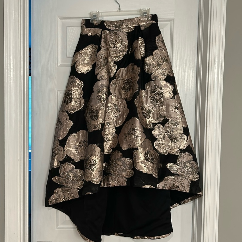 Gorgeous skirt with pockets